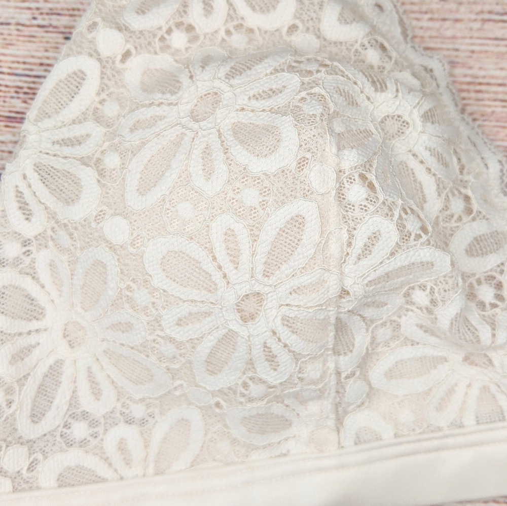 Lace Racer back Bralette - Picture 4 of 4